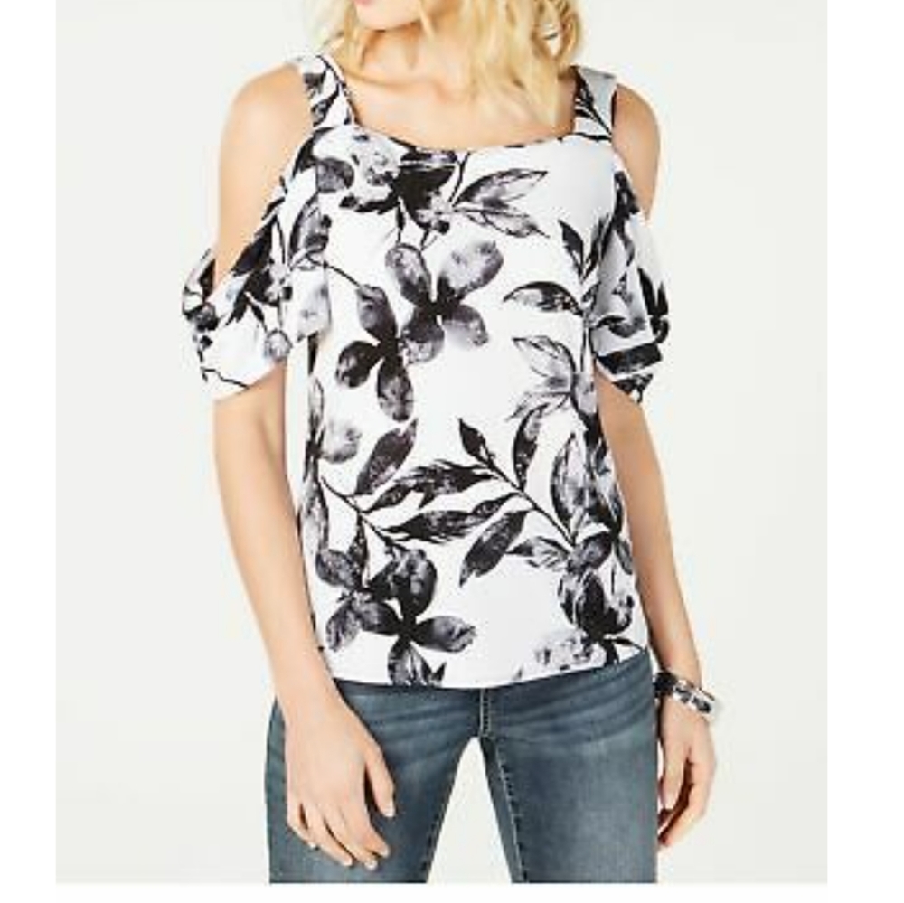 NWT INC International Concepts Cold Shoulder Top